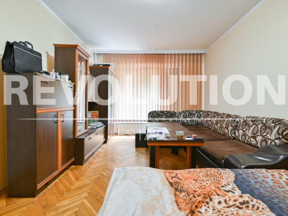 Тристаен апартамент в София, Младост 1 - 87 кв.м за 2782 €/кв.м - Снимка #1