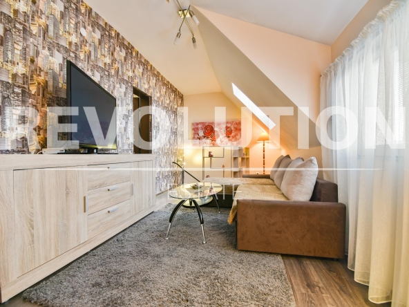 Дава се под наем Двустаен апартамент в София, Център - 80 кв.м за 750 € - Снимка #1