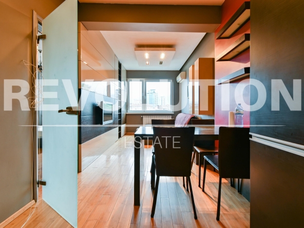 Дава се под наем Тристаен апартамент в София, Център - 65 кв.м за 650 € - Снимка #1