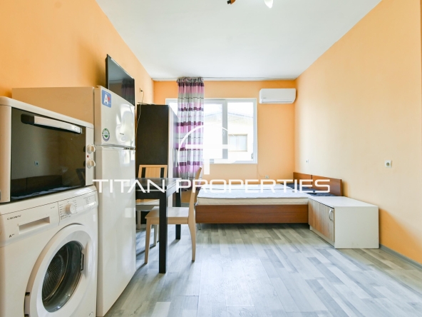 Дава се под наем Едностаен апартамент в Божурище - 30 кв.м за 307 € - Снимка #1