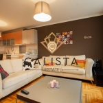 Дава се под наем Двустаен апартамент в София, Лозенец - 66 кв.м за 725 € - Снимка #1