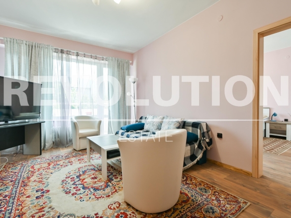 Дава се под наем Четиристаен апартамент в София, Гоце Делчев - 80 кв.м за 650 € - Снимка #1