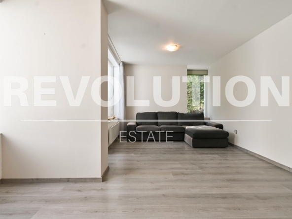 Дава се под наем Къща в София, Драгалевци - 350 кв.м за 2500 € - Снимка #1
