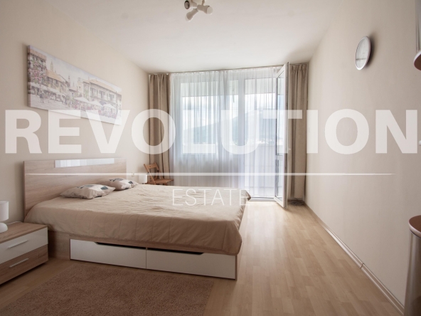 Дава се под наем Тристаен апартамент в София, Бъкстон - 80 кв.м за 700 € - Снимка #1