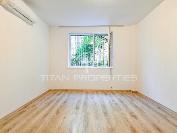 Дава се под наем Тристаен апартамент в София, Център - 61 кв.м за 575 € - Снимка #1