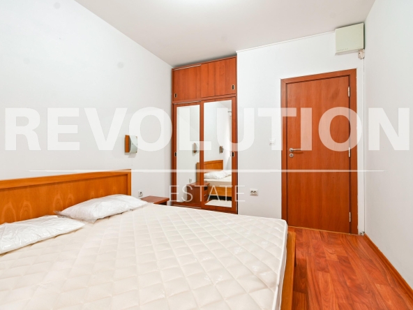 Дава се под наем Двустаен апартамент в София, Оборище - 60 кв.м за 660 € - Снимка #1