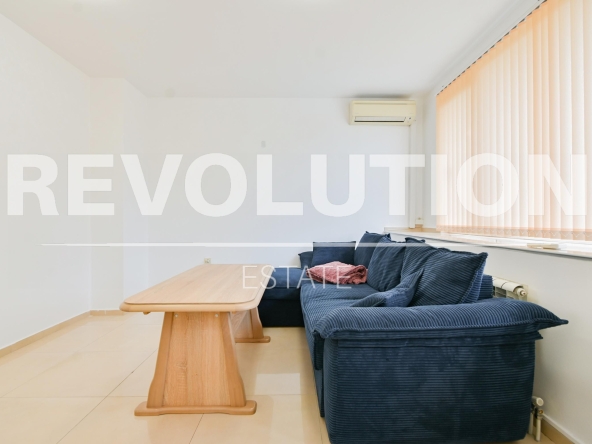 Дава се под наем Тристаен апартамент в София, Люлин 8 - 86 кв.м за 698.19 € - Снимка #1