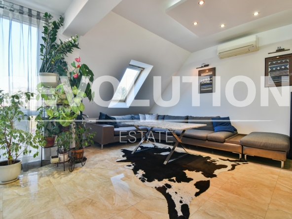 Дава се под наем Двустаен апартамент в София, Витоша - 100 кв.м за 847.62 € - Снимка #1