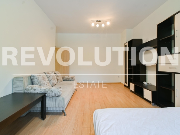 Дава се под наем Тристаен апартамент в София, Медицинска академия - 70 кв.м за 648.21 € - Снимка #1