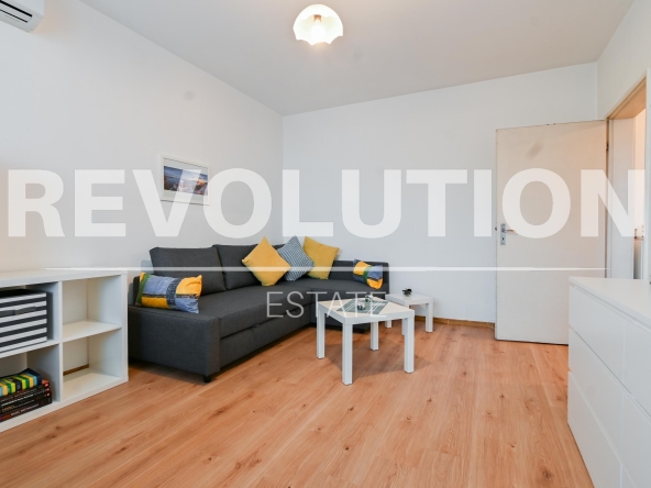 Дава се под наем Едностаен апартамент в София, Медицинска академия - 40 кв.м за 648.21 € - Снимка #1