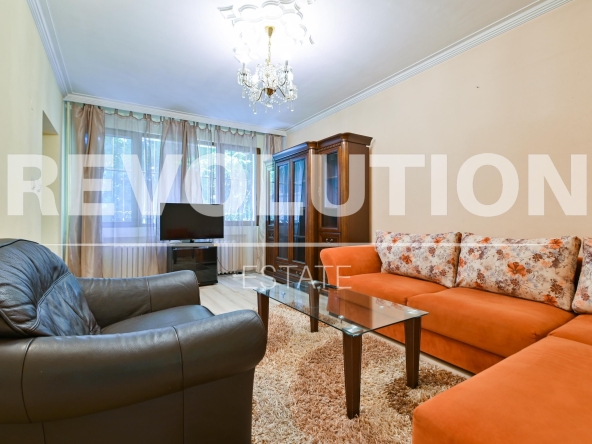 Дава се под наем Тристаен апартамент в София, Гоце Делчев - 110 кв.м за 847.62 € - Снимка #1