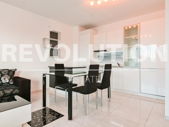 Дава се под наем Тристаен апартамент в София, Красна поляна 3 - 96 кв.м за 712.98 € - Снимка #1