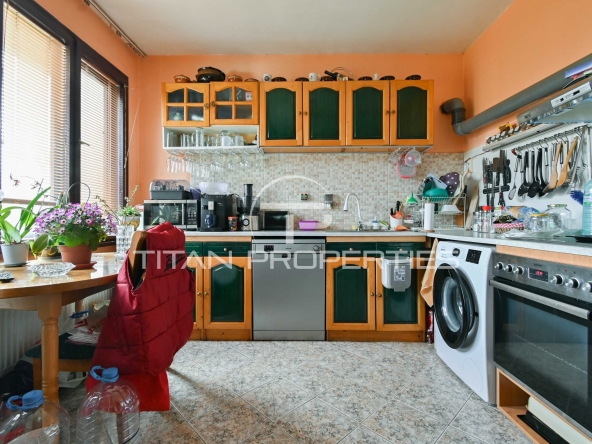 Къща в Костинброд - 314 кв.м за 837 €/кв.м - Снимка #1