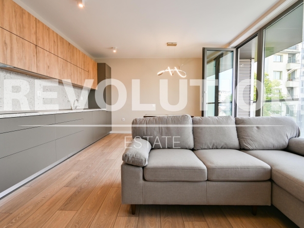 Дава се под наем Тристаен апартамент в София, Оборище - 106 кв.м за 997.05 € - Снимка #1