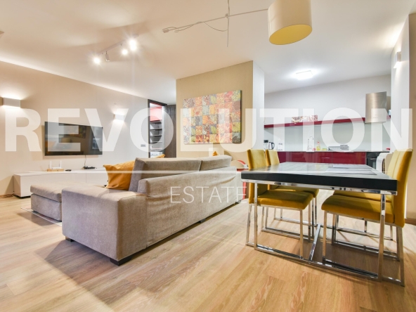 Дава се под наем Двустаен апартамент в София, Център - 70 кв.м за 947.58 € - Снимка #1