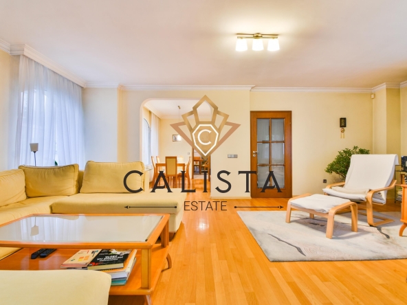 Дава се под наем Къща в София, Надежда 2 - 300 кв.м за 1785 € - Снимка #1