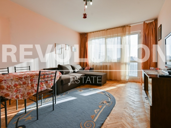Дава се под наем Тристаен апартамент в София, Младост 2 - 83 кв.м за 747.66 € - Снимка #1