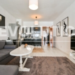 Дава се под наем Двустаен апартамент в София, Център - 72 кв.м за 747.66 € - Снимка #1