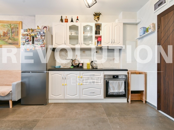 Двустаен апартамент в София, Център - 75 кв.м за 1972 €/кв.м - Снимка #1