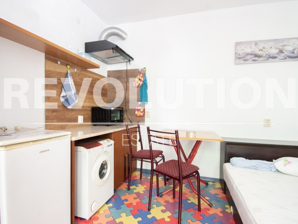 Дава се под наем Едностаен апартамент в София, Център - 20 кв.м за 298.86 € - Снимка #1