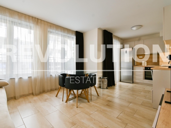 Дава се под наем Тристаен апартамент в София, Зона Б-19 - 108 кв.м за 897.6 € - Снимка #1