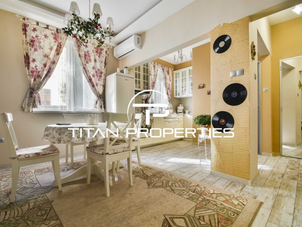 Дава се под наем Тристаен апартамент в София, Център - 70 кв.м за 714 € - Снимка #1