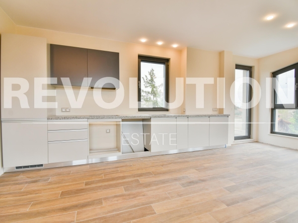 Дава се под наем Четиристаен апартамент в София, Изток - 100 кв.м за 1500 € - Снимка #1