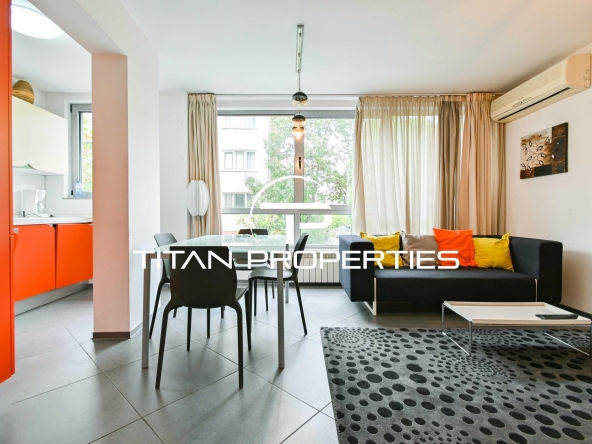 Дава се под наем Тристаен апартамент в София, Оборище - 100 кв.м за 999 € - Снимка #1