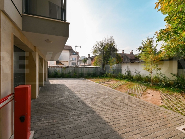 Гараж / Паркомясто в София, Надежда 4 - 13 кв.м за 1308 €/кв.м - Снимка #1
