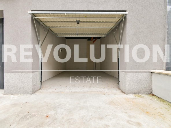 Дава се под наем Гараж / Паркомясто в София, Връбница 2 - 27 кв.м за 125 € - Снимка #1