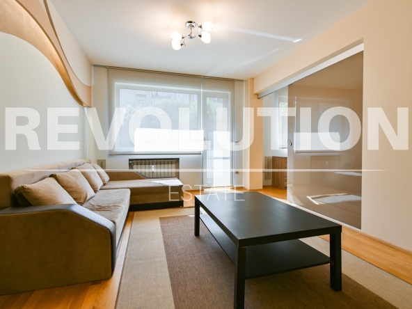 Дава се под наем Тристаен апартамент в София, Медицинска академия - 100 кв.м за 1000 € - Снимка #1