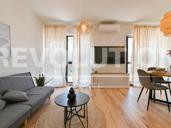 Дава се под наем Тристаен апартамент в София, Кръстова вада - 80 кв.м за 1200 € - Снимка #1