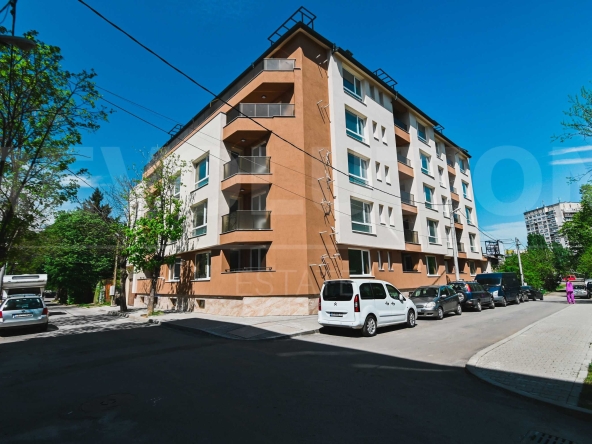 Двустаен апартамент в София, Триъгълника - 95 кв.м за 1812 €/кв.м - Снимка #1