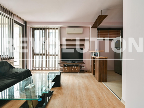 Дава се под наем Тристаен апартамент в София, Красно село - 105 кв.м за 750 € - Снимка #1
