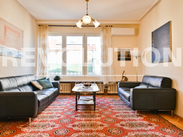 Дава се под наем Тристаен апартамент в София, Център - 135 кв.м за 1000 € - Снимка #1