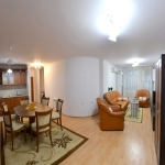 Дава се под наем Тристаен апартамент в Русе, Център - 103 кв.м за 561 € - Снимка #1