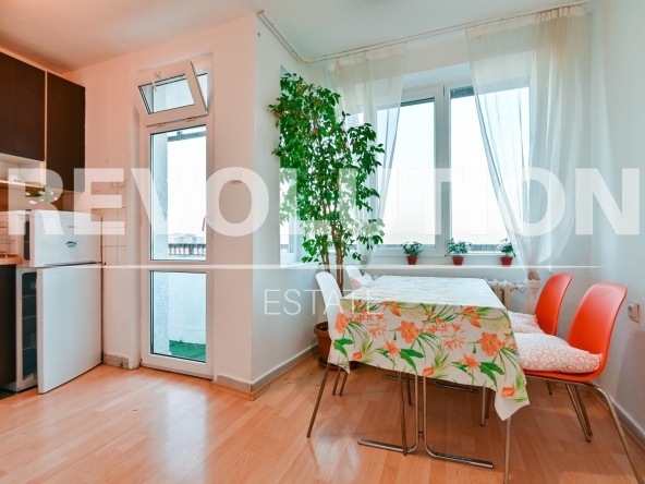 Дава се под наем Тристаен апартамент в София, Младост 1 - 96 кв.м за 600 € - Снимка #1