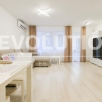 Дава се под наем Тристаен апартамент в София, Център - 108 кв.м за 1200 € - Снимка #1