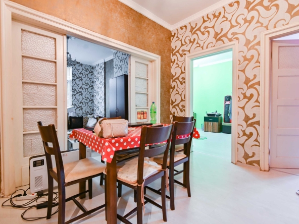 Тристаен апартамент в София, Център - 90 кв.м за 2778 €/кв.м - Снимка #1