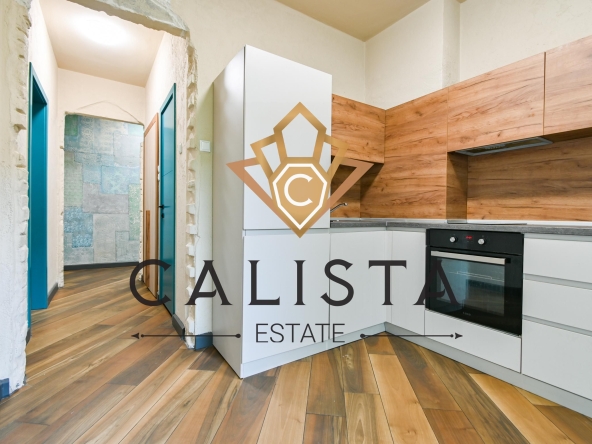 Дава се под наем Тристаен апартамент в София, Център - 86 кв.м за 900 € - Снимка #1