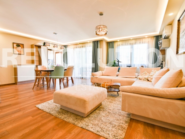 Дава се под наем Тристаен апартамент в София, Витоша - 110 кв.м за 1000 € - Снимка #1