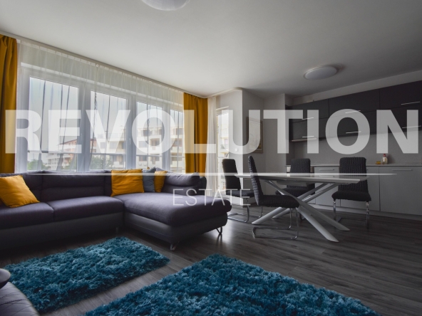 Дава се под наем Тристаен апартамент в София, Витоша - 90 кв.м за 900 € - Снимка #1