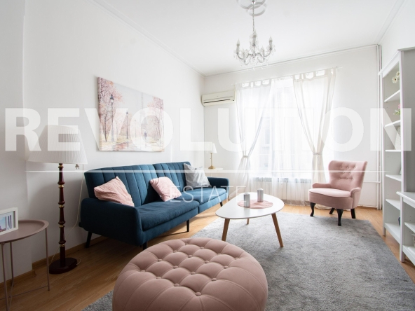 Дава се под наем Двустаен апартамент в София, Център - 68 кв.м за 675 € - Снимка #1