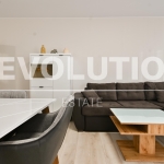 Дава се под наем Тристаен апартамент в София, Малинова долина - 90 кв.м за 900 € - Снимка #1