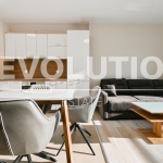 Дава се под наем Тристаен апартамент в София, Малинова долина - 100 кв.м за 925 € - Снимка #1