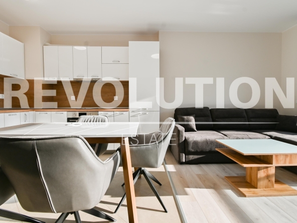 Дава се под наем Тристаен апартамент в София, Малинова долина - 100 кв.м за 925 € - Снимка #1