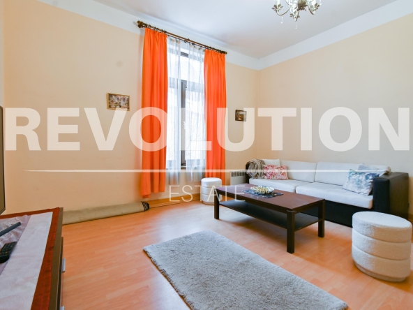 Дава се под наем Тристаен апартамент в София, Център - 110 кв.м за 750 € - Снимка #1