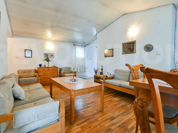 Тристаен апартамент в София, Център - 70 кв.м за 5715 €/кв.м - Снимка #1