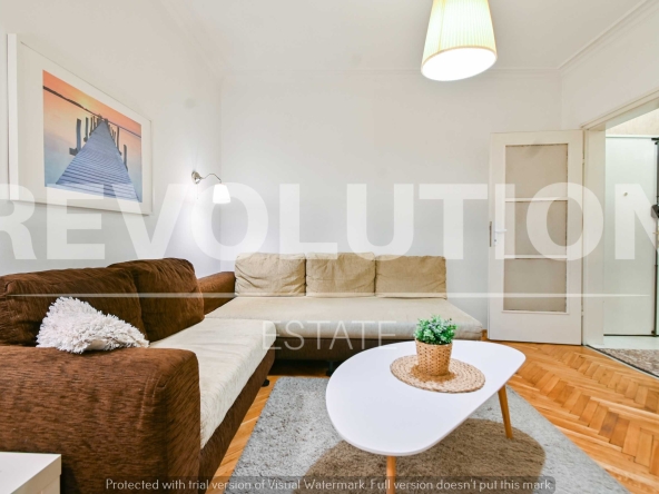 Дава се под наем Тристаен апартамент в София, Център - 86 кв.м за 800 € - Снимка #1