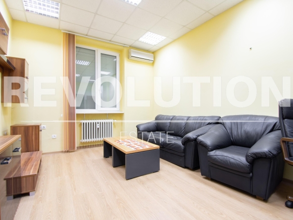 Дава се под наем Тристаен апартамент в София, Докторски паметник - 108 кв.м за 1200 € - Снимка #1